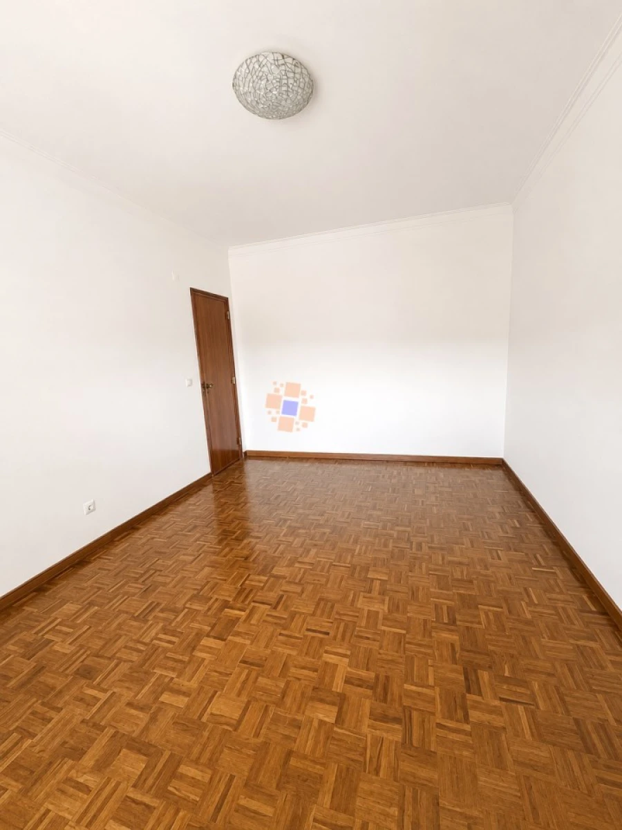 Apartamento T2 para Arrendamento em Laranjeiro e Feijó Foto 15