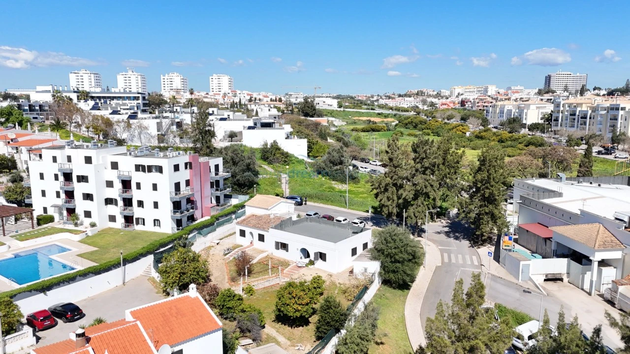 Moradia T6 para Venda em Albufeira e Olhos de Água Foto 2