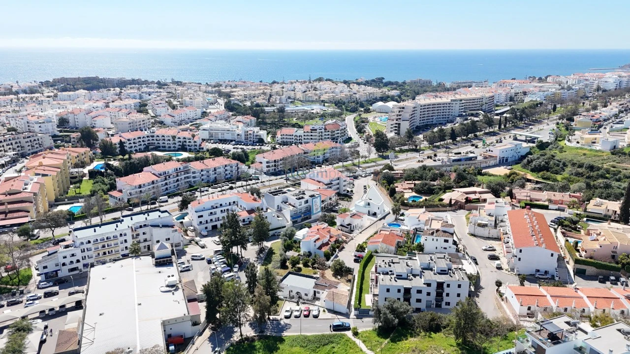 Moradia T6 para Venda em Albufeira e Olhos de Água Foto 15
