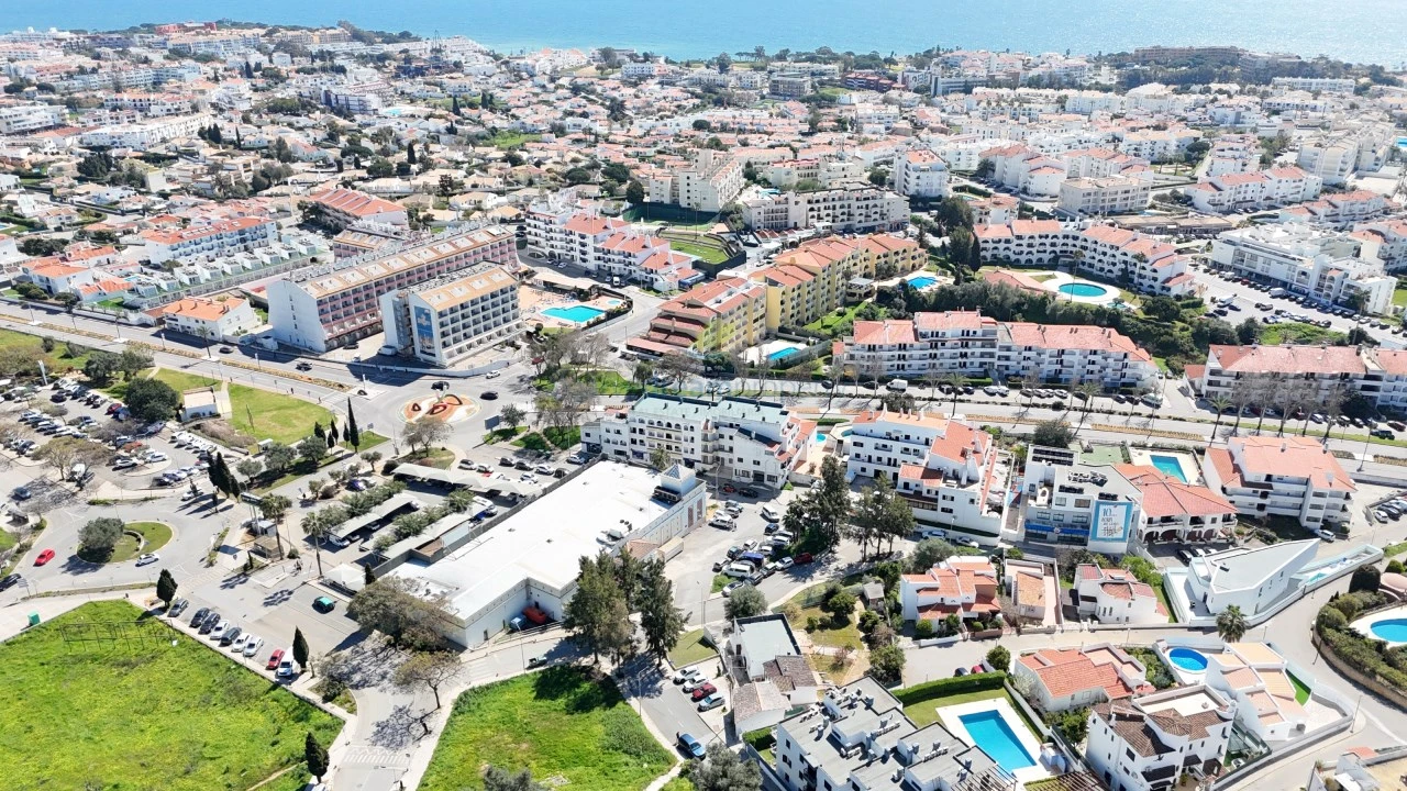 Moradia T6 para Venda em Albufeira e Olhos de Água Foto 16