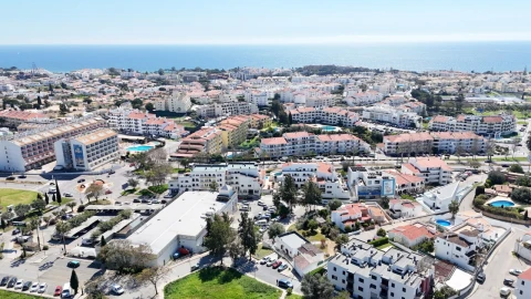 Moradia T6 para Venda em Albufeira e Olhos de Água