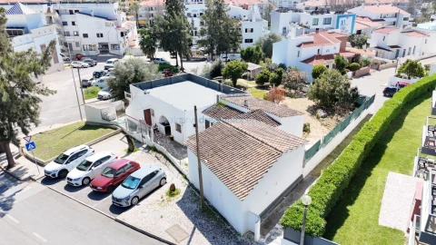 Moradia T6 para Venda em Albufeira e Olhos de Água