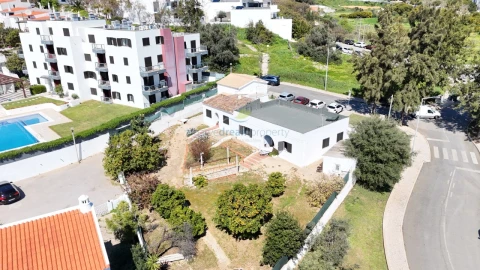 Moradia T6 para Venda em Albufeira e Olhos de Água