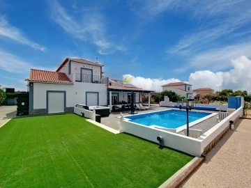 Moradia T4 para Venda em Quelfes