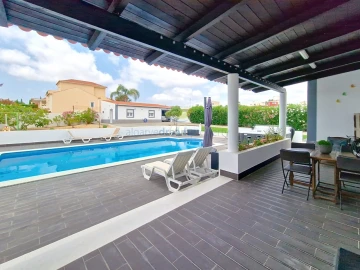 Moradia T4 para Venda em Quelfes
