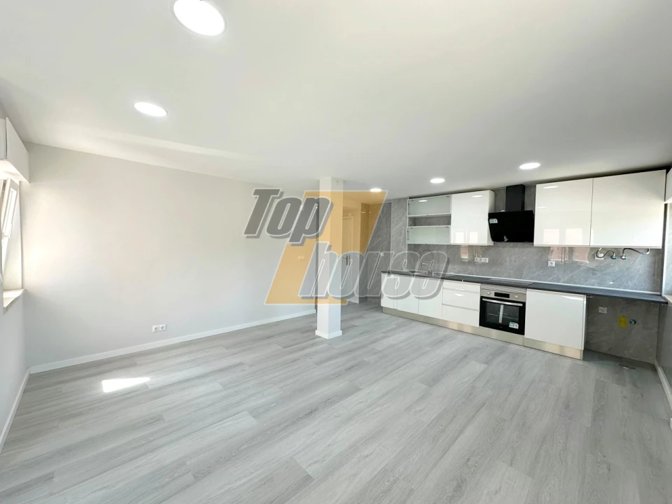 Apartamento T2 para Venda em Corroios Foto 2