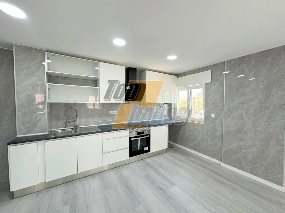 Apartamento T2 para Venda em Corroios Foto 3