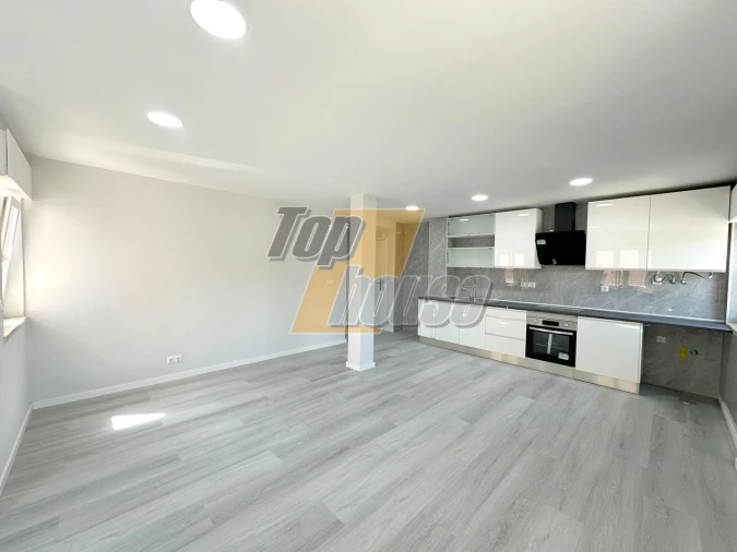 Apartamento T2 para Venda em Corroios Foto 2
