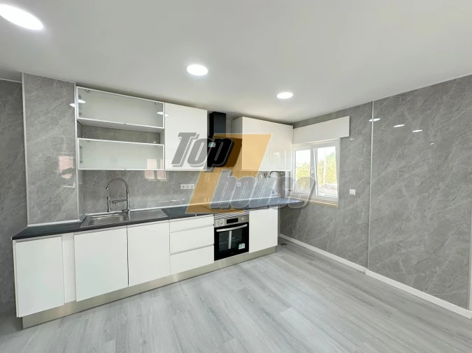 Apartamento T2 para Venda em Corroios Foto 3