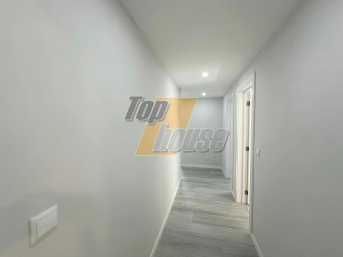 Apartamento T2 para Venda em Corroios Foto 10