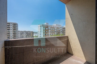 Apartamento T1 para Venda em Santa Marinha e São Pedro da Afurada