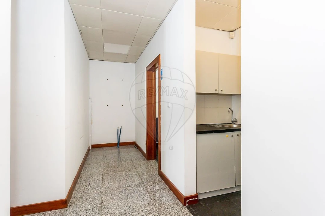 Loja para Arrendamento em Alcantara Foto 29