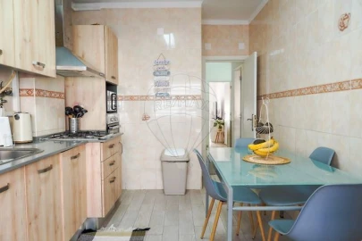 Apartamento T2 para Venda em Baixa da Banheira e Vale da Amoreira