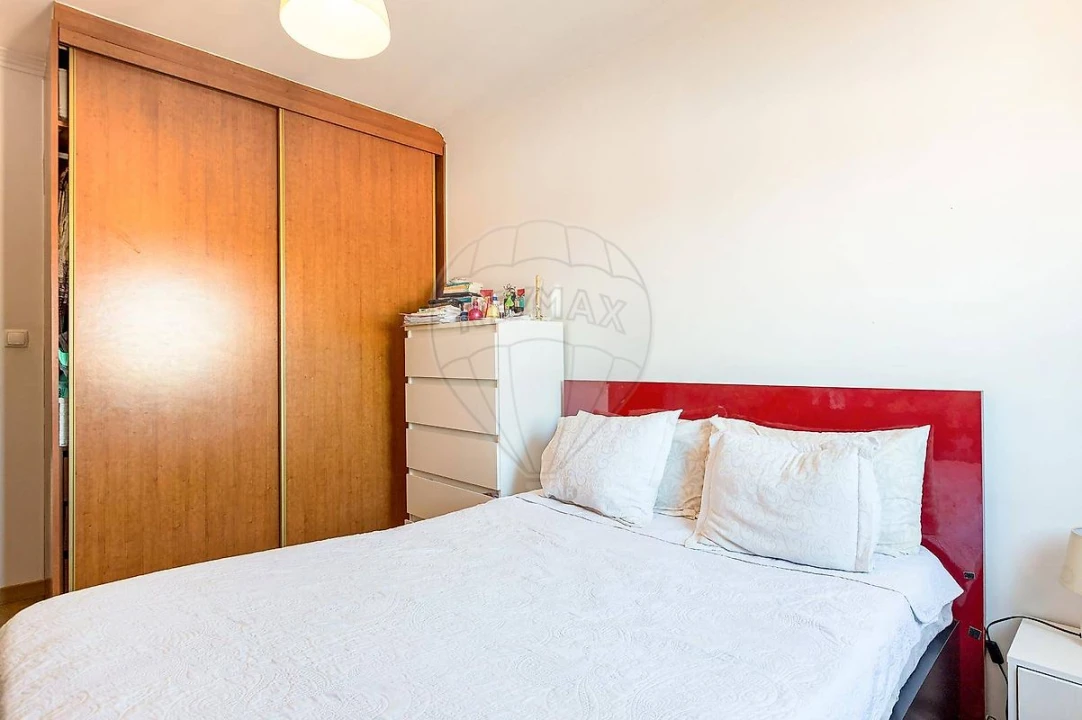 Apartamento T3 para Venda em Pontinha e Famões Foto 3