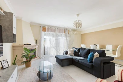 Apartamento T3 para Venda em Pontinha e Famões