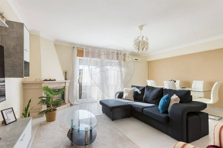 Apartamento T3 para Venda em Pontinha e Famões Foto 11