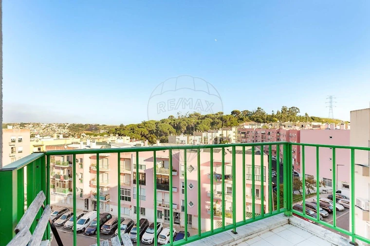 Apartamento T3 para Venda em Pontinha e Famões Foto 4