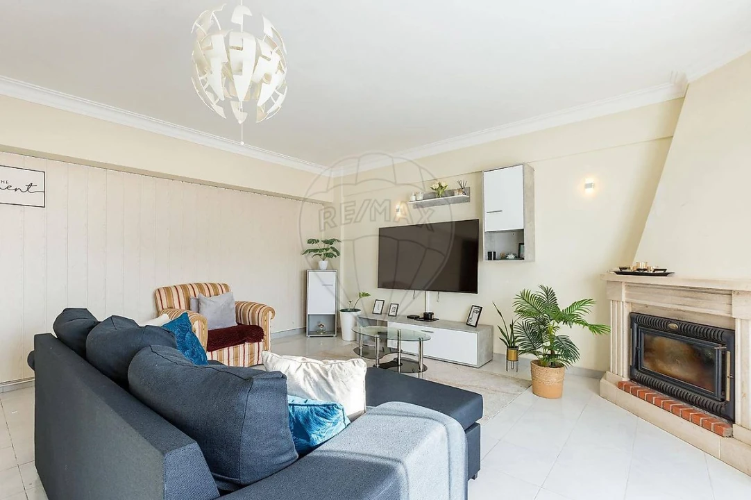 Apartamento T3 para Venda em Pontinha e Famões Foto 10