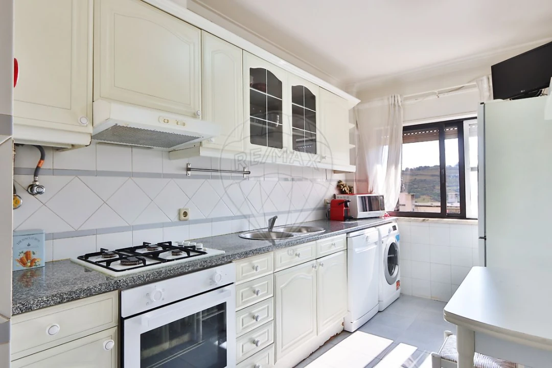 Apartamento T2 para Venda em Cacém e São Marcos Foto 2