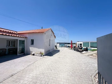 Moradia T4 para Venda em Romeira e Várzea