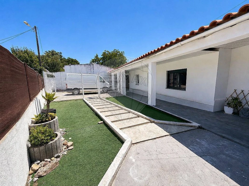 Moradia T4 para Venda em Romeira e Várzea Foto 23