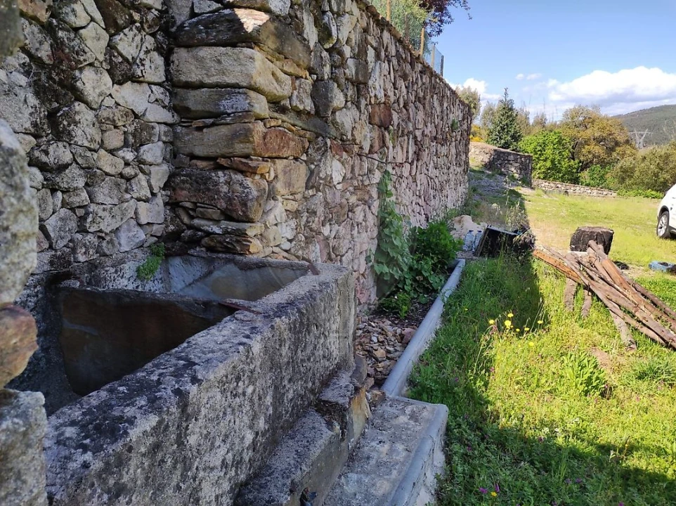 Quinta T
           para Venda em Fermedo Foto 2