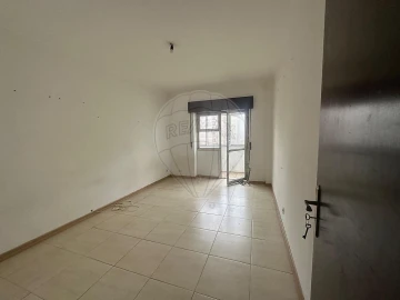 Apartamento T2 para Venda em Agualva e Mira-Sintra