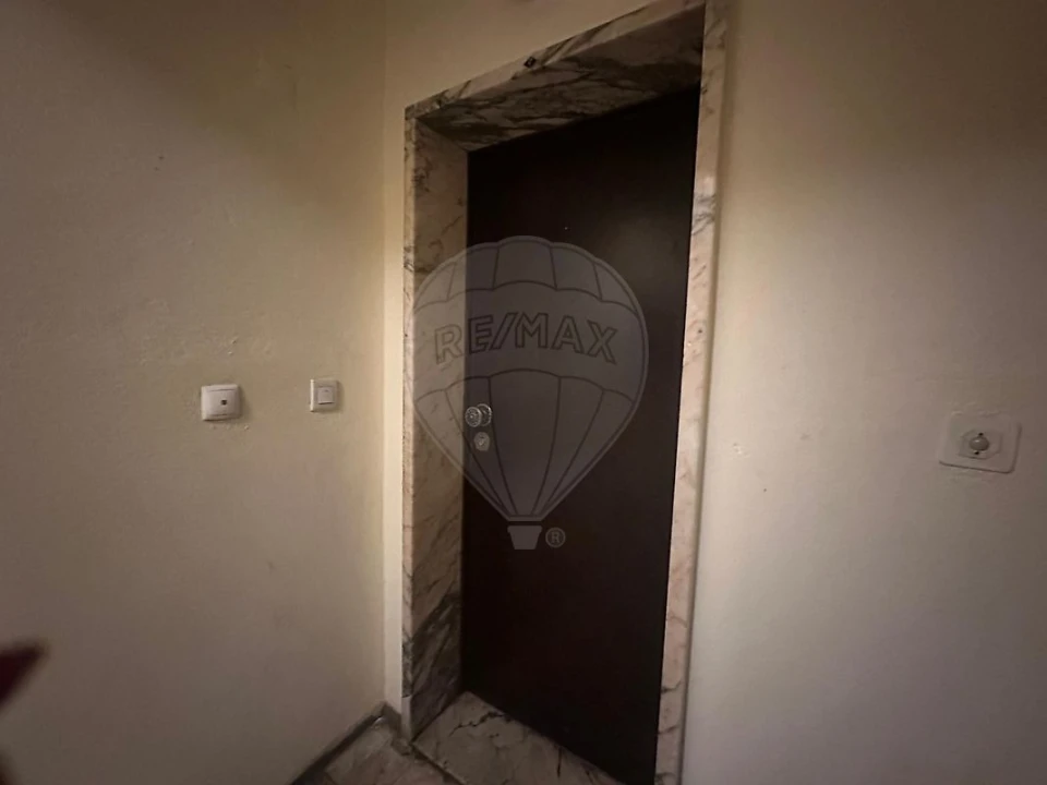 Apartamento T2 para Venda em Agualva e Mira-Sintra Foto 12