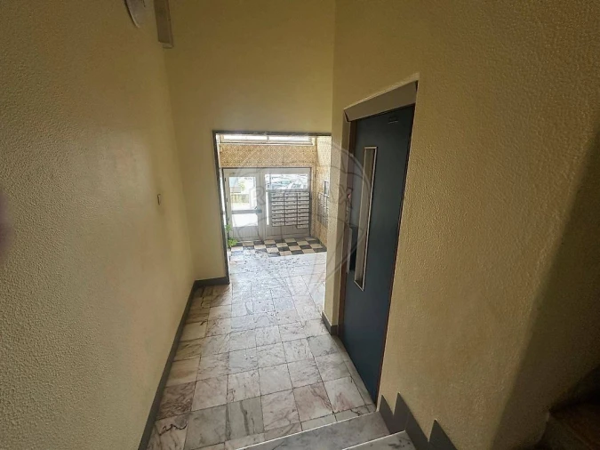 Apartamento T2 para Venda em Agualva e Mira-Sintra Foto 13