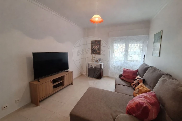 Apartamento T1 para Venda em Cacém e São Marcos Foto 3