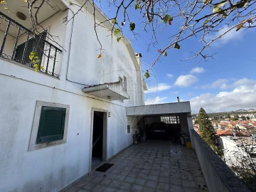 Moradia T5 para Venda em Oeiras e São Julião da Barra, Paço de Arcos e Caxias