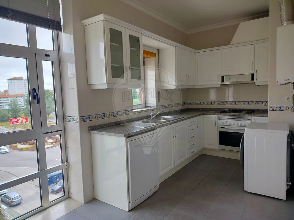 Apartamento T1 para Arrendamento em Aradas Foto 6