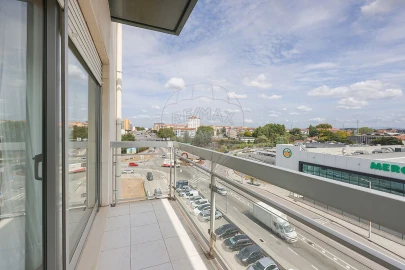 Apartamento T1 para Arrendamento em Aradas
