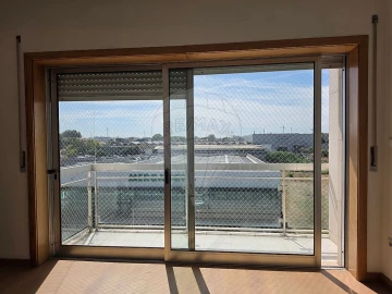 Apartamento T1 para Arrendamento em Aradas