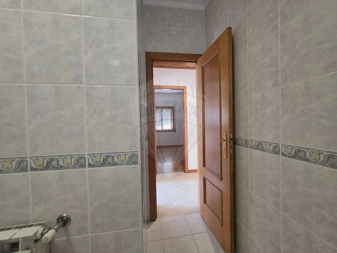 Apartamento T1 para Arrendamento em Aradas Foto 23