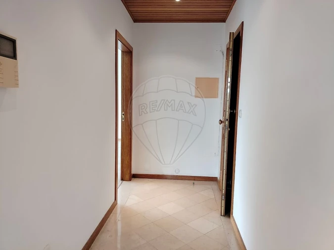 Apartamento T1 para Arrendamento em Aradas Foto 11
