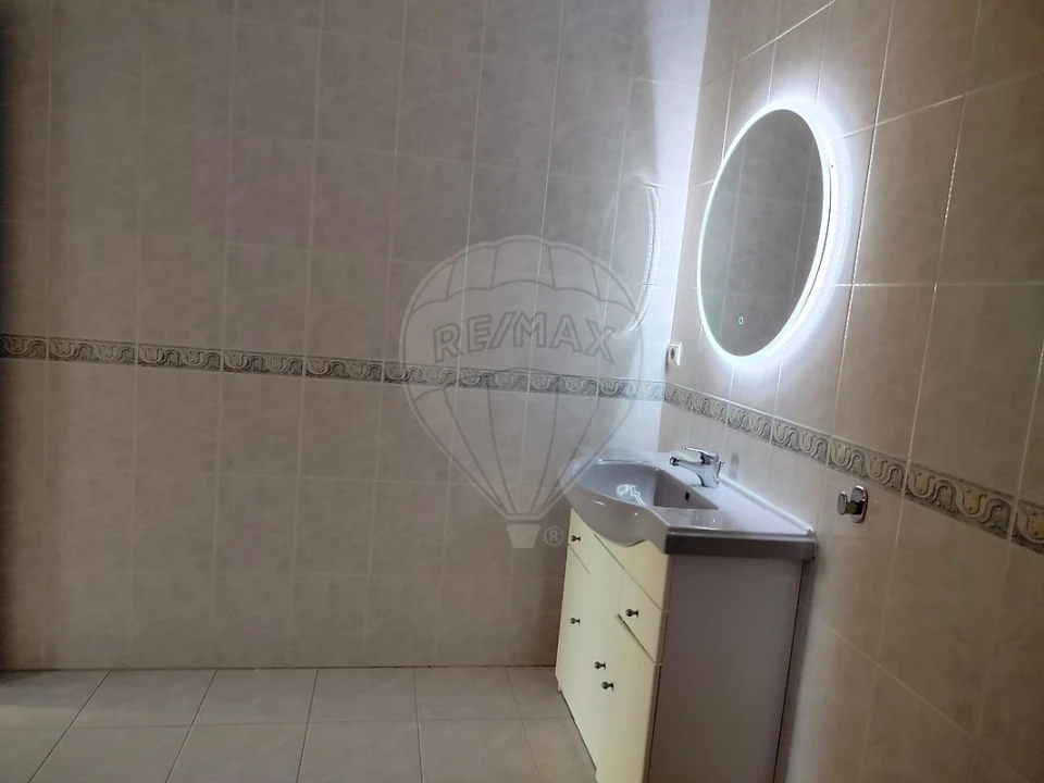 Apartamento T1 para Arrendamento em Aradas Foto 9