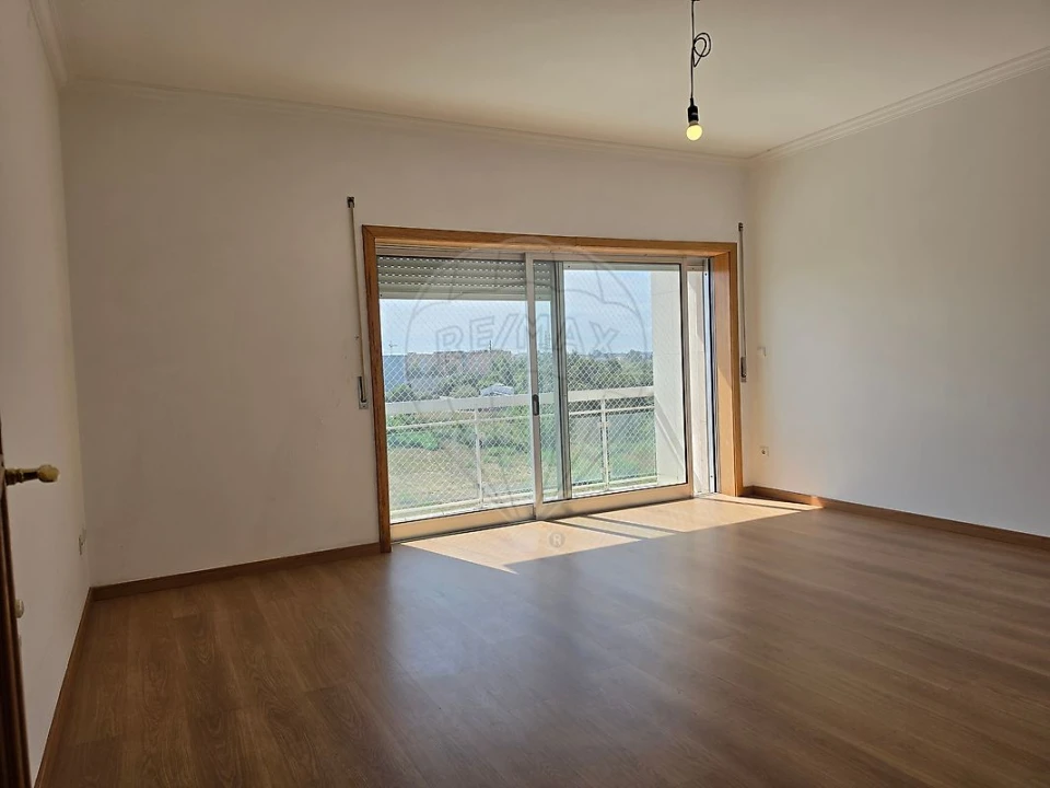 Apartamento T1 para Arrendamento em Aradas Foto 32
