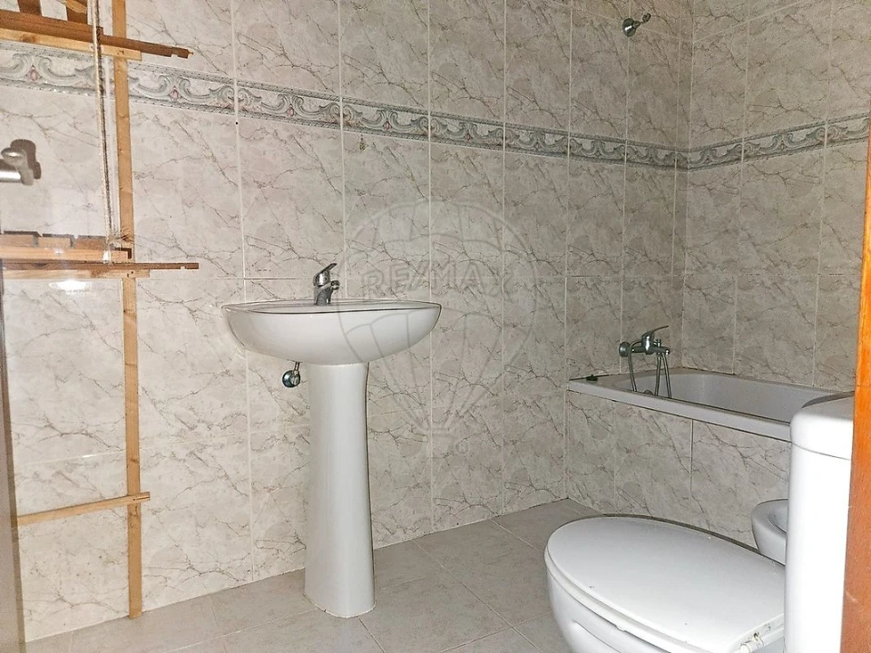 Apartamento T3 para Venda em Moita Foto 24