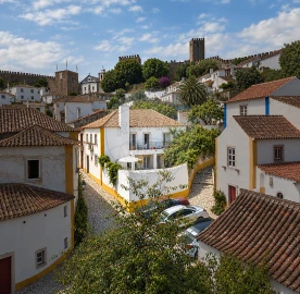 Moradia T4 para Venda em Santa Maria, São Pedro e Sobral da Lagoa