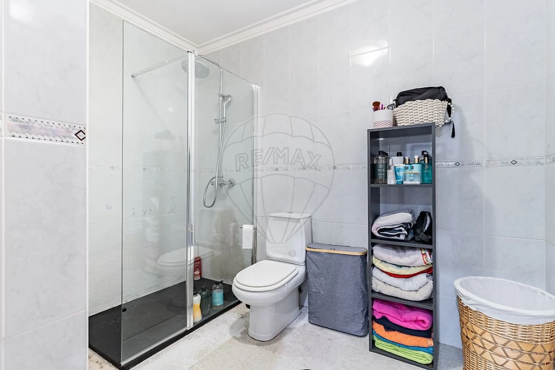 Apartamento T2 para Venda em Argoncilhe Foto 13
