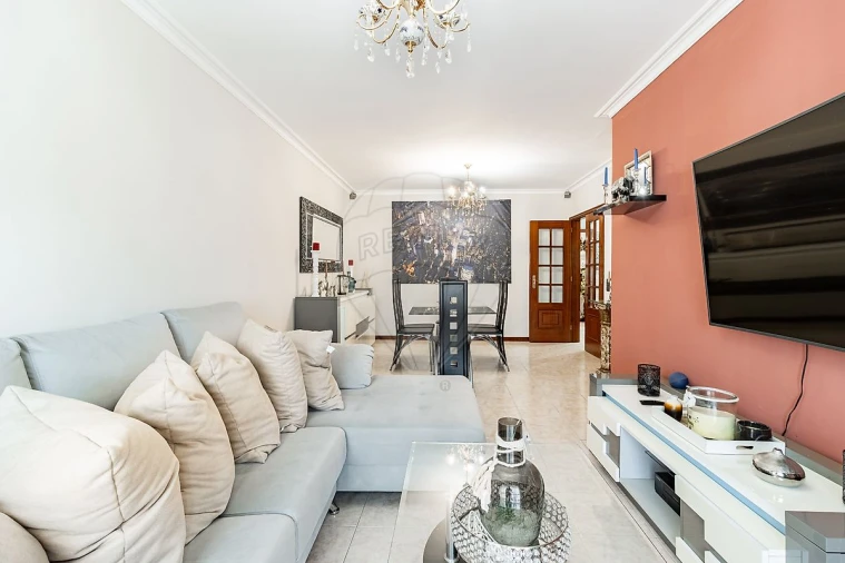 Apartamento T2 para Venda em Argoncilhe Foto 5