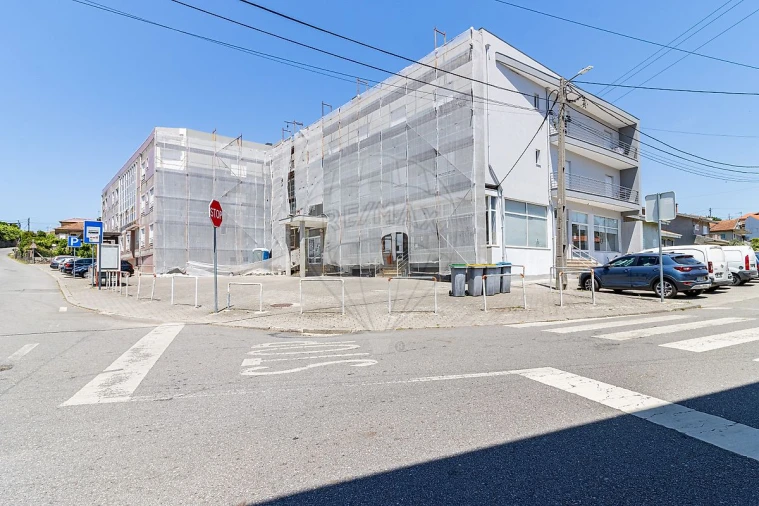 Apartamento T2 para Venda em Argoncilhe Foto 20