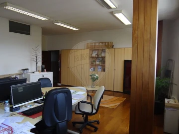 Escritório para Arrendamento em São Paio de Oleiros