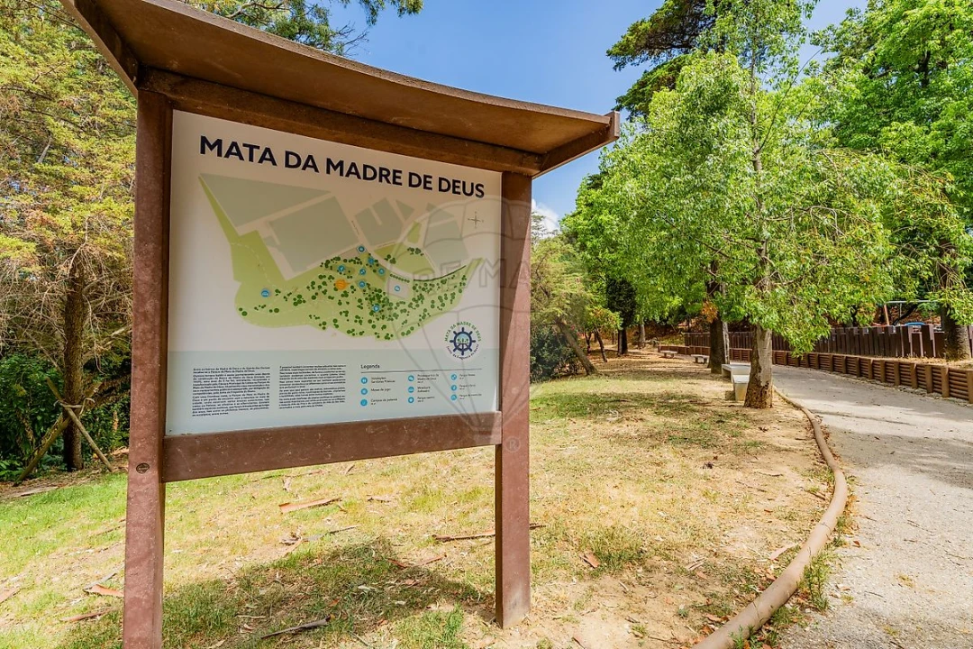 Apartamento T2 para Venda em Beato Foto 2