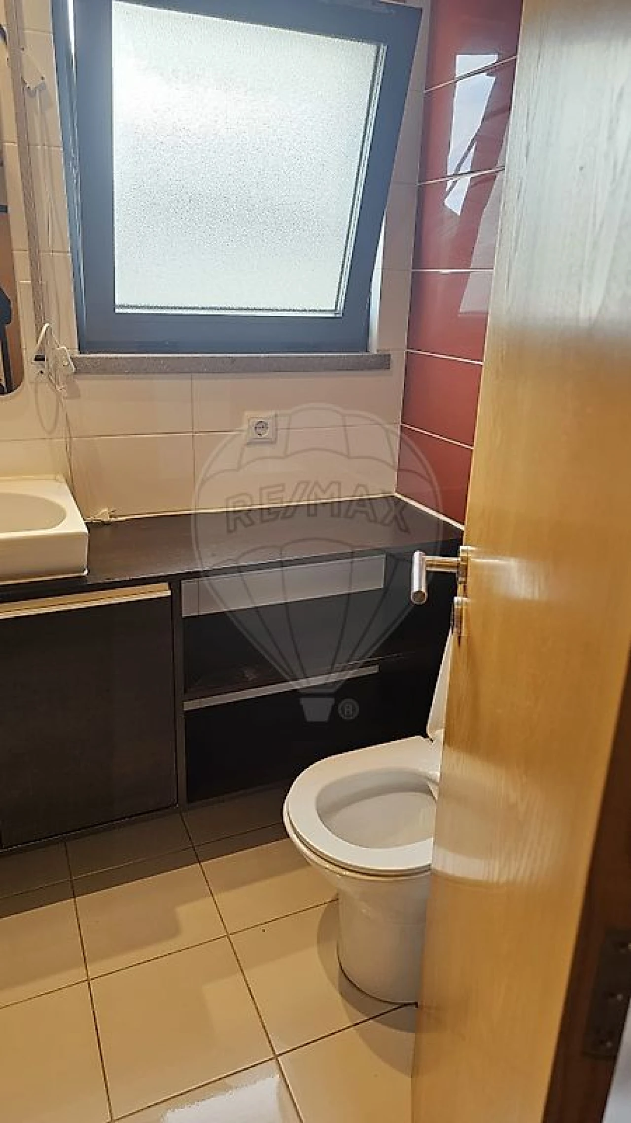 Apartamento T2 para Arrendamento em Santo Antonio dos Olivais Foto 10