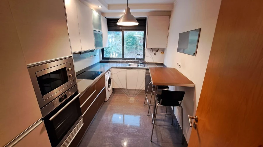 Apartamento T2 para Arrendamento em Santo Antonio dos Olivais Foto 5