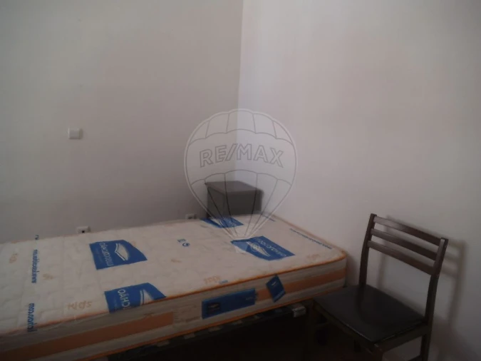 Apartamento T1 para Arrendamento em Sé Nova, Santa Cruz, Almedina e São Bartolomeu Foto 5