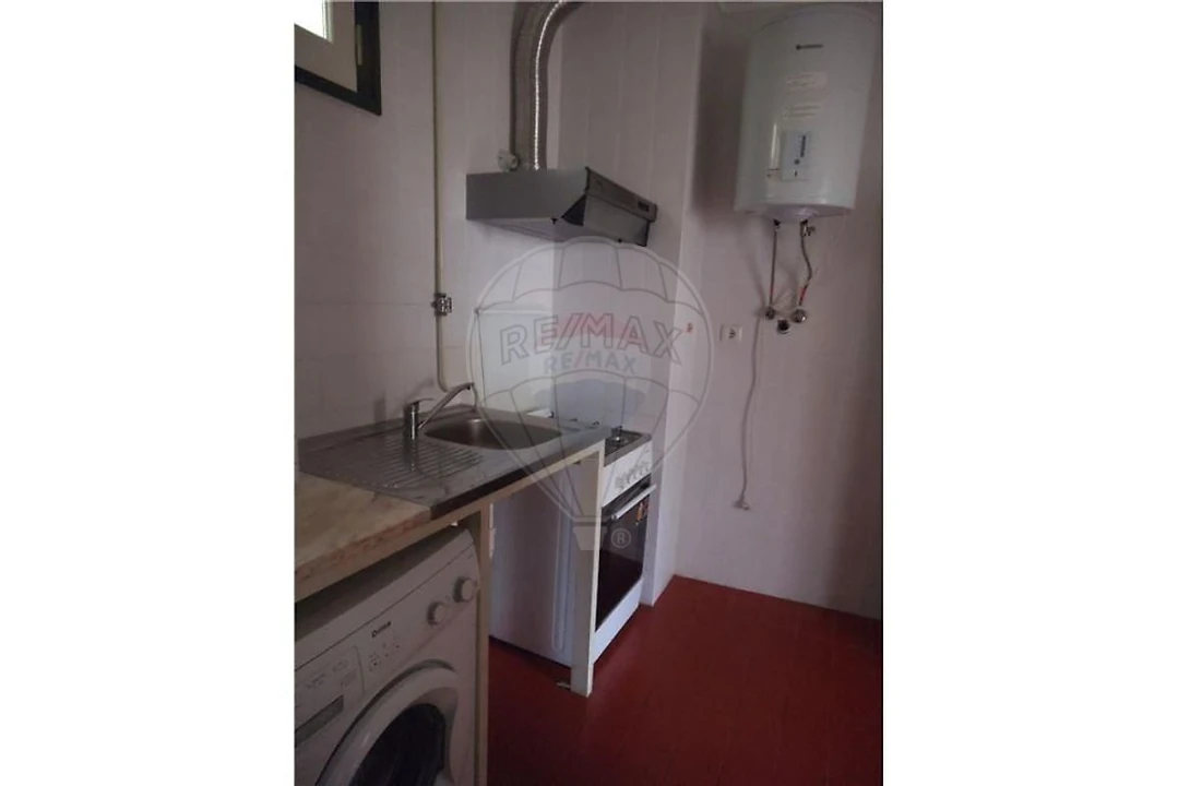 Apartamento T1 para Arrendamento em Sé Nova, Santa Cruz, Almedina e São Bartolomeu Foto 2