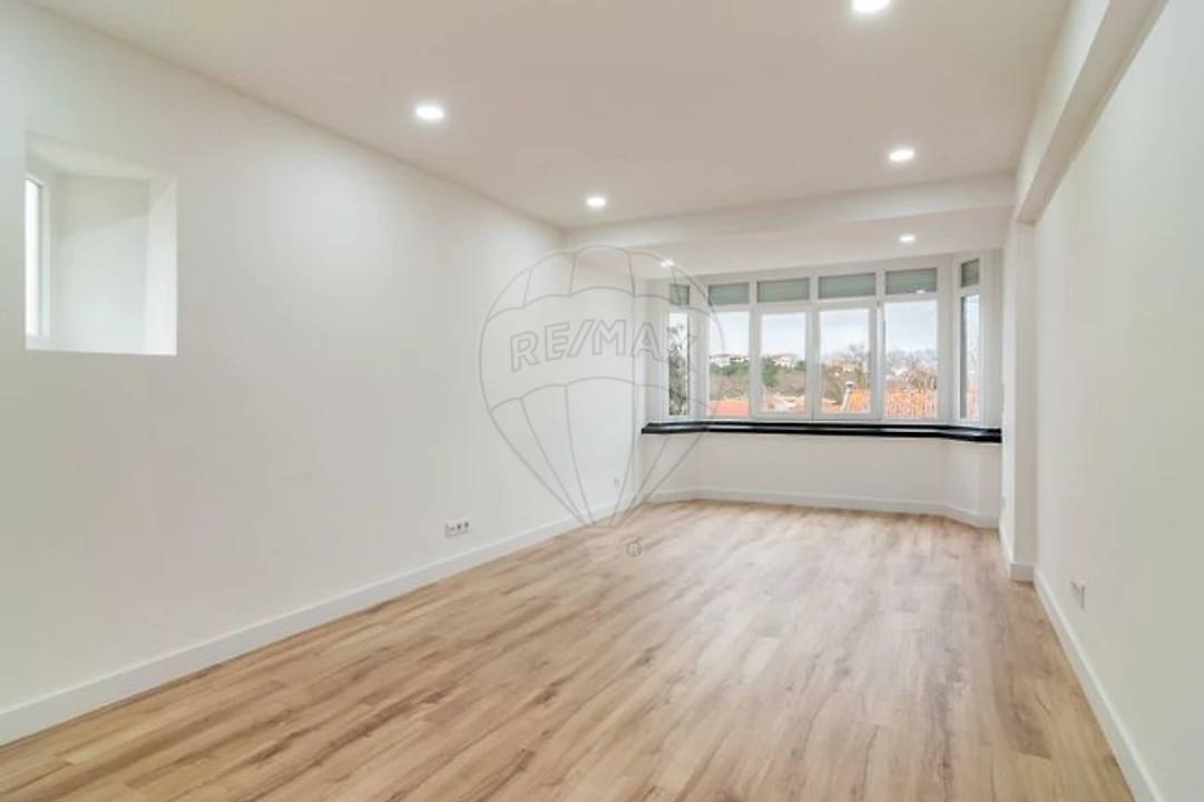 Apartamento T4 para Venda em Cascais e Estoril Foto 1